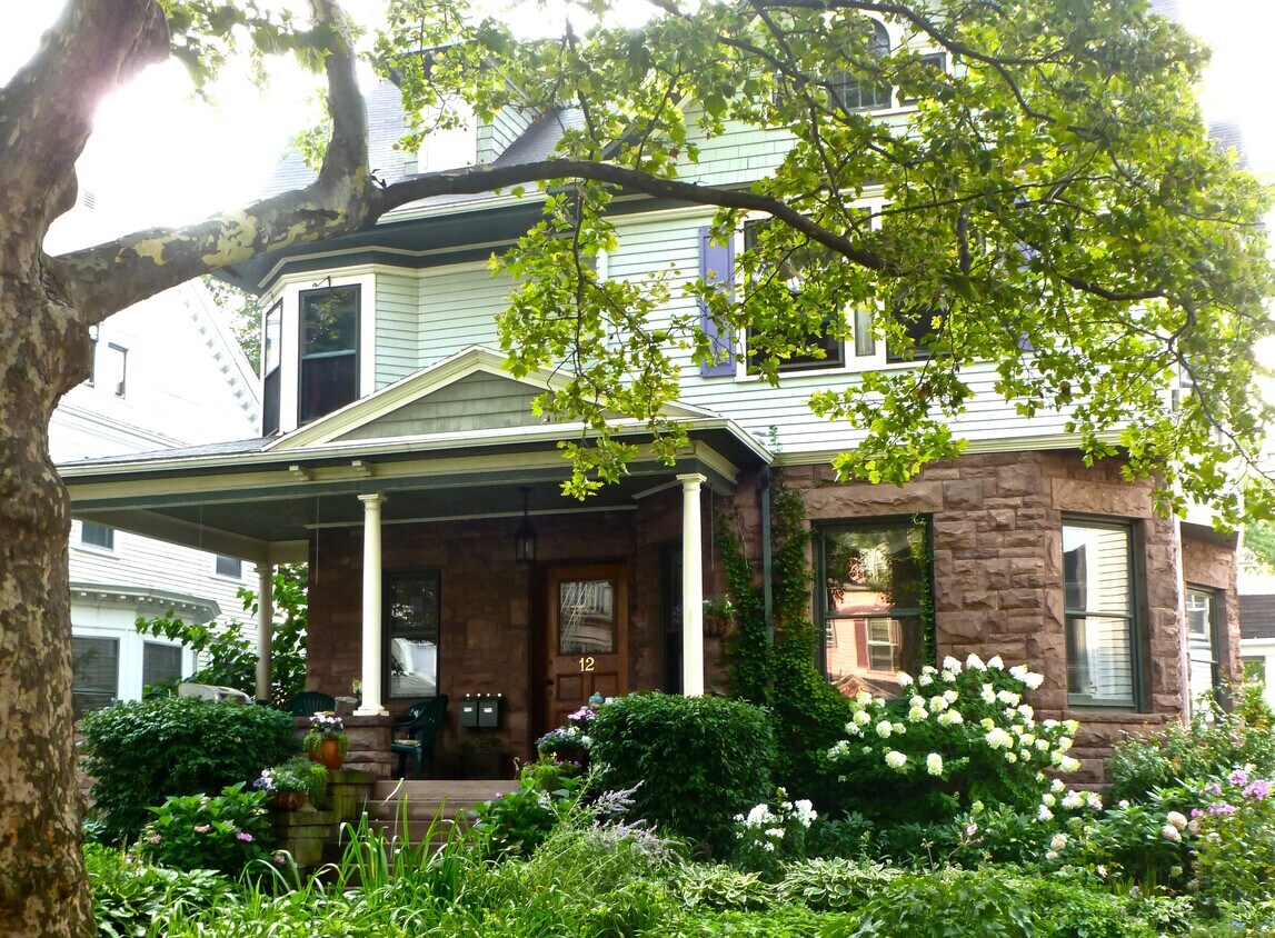 12 Strathallan Park, Rochester, NY 14607 Apartments in Rochester, NY