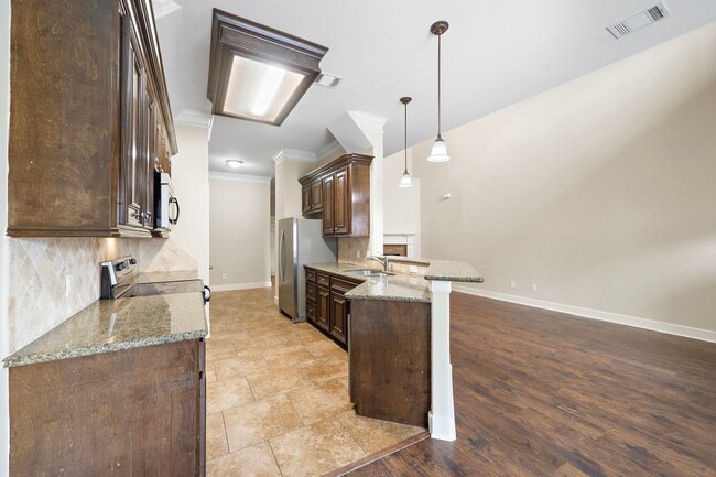 Building Photo - 2865 Westhollow Dr