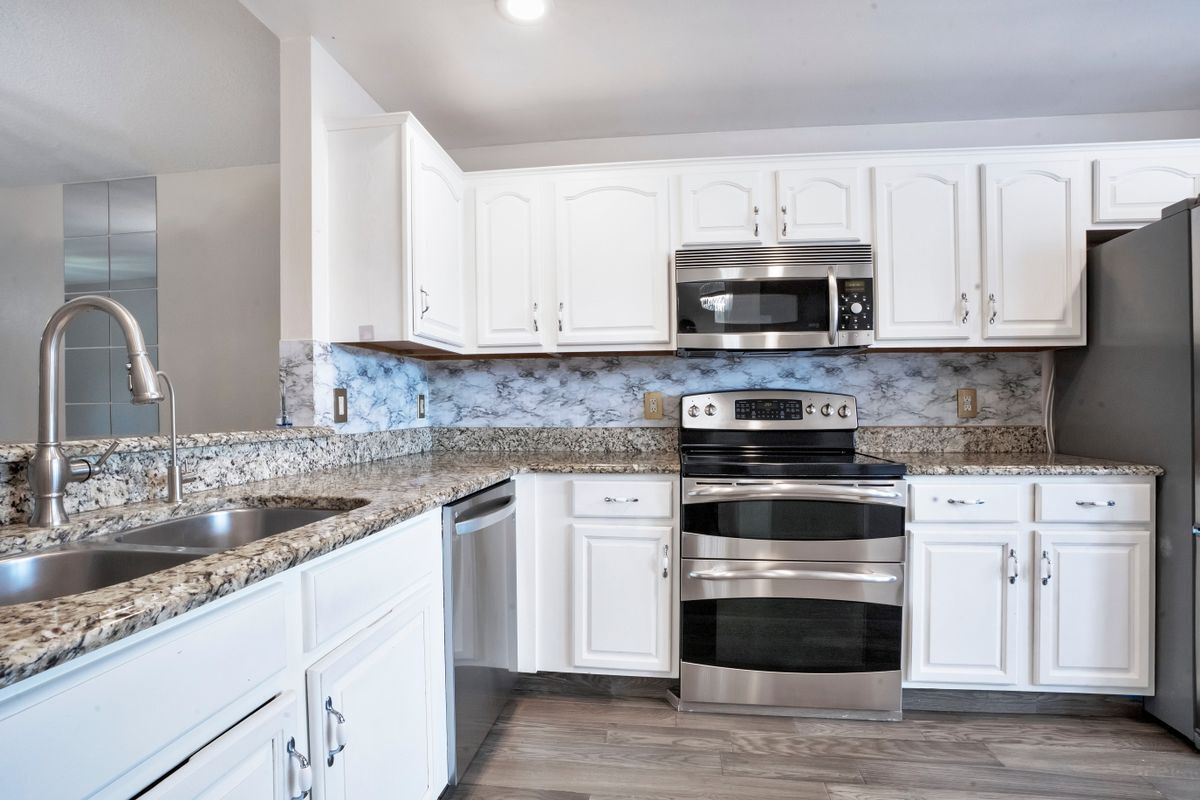 Building Photo - 4805 Kingston Cir