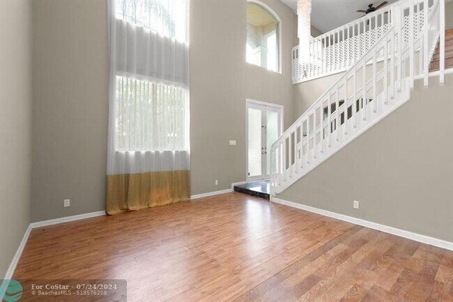 Foto del edificio - 4821 Kensington Cir