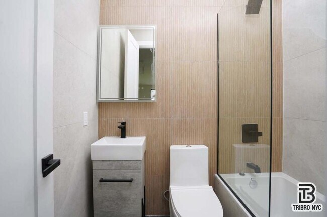 Building Photo - 1 bedroom in BROOKLYN NY 11206