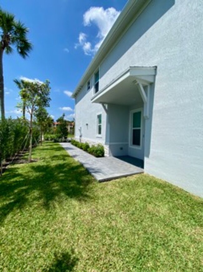 Building Photo - Brand New Townhome Lake Worth - Lakeshore ...