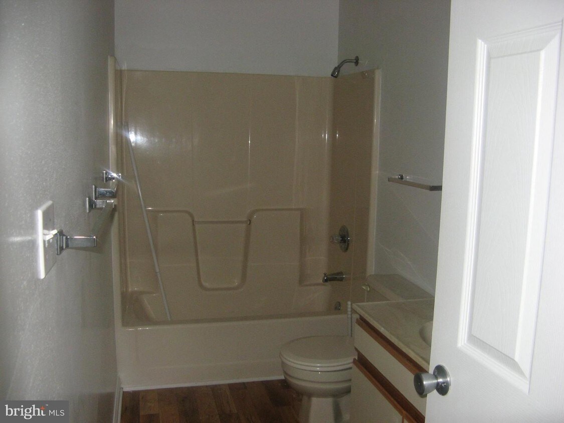 5301 Berkshire Ct Unit APT. 3, Stephens City, VA 22655 Room for Rent