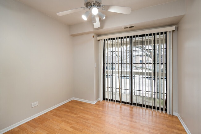 Dining - 1504 W Jefferson Ave
