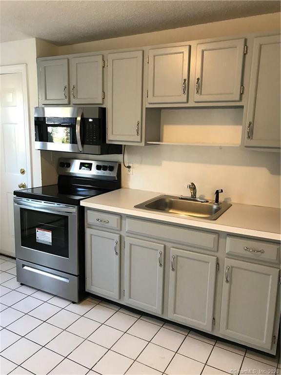 42 W Main St Unit 6, Clinton, CT 06413 Apartment for Rent in Clinton, CT