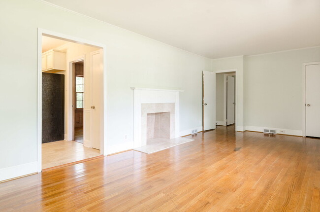 Foto del edificio - 827 Glendora Dr