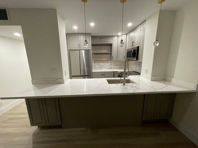 Cocina - 1831 NE 38th St