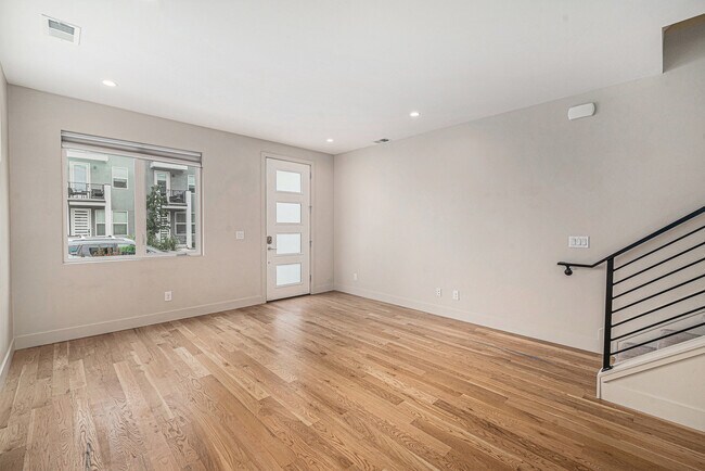 Building Photo - 4265 W 13th Ave