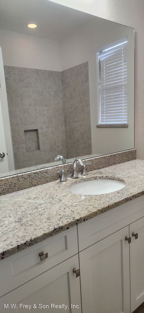 Foto del edificio - 3 br, 2 bath House - 2231 NE 1st Terrace