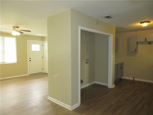 Building Photo - 885 Bolton Pl NW