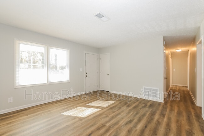 Building Photo - 450 Glenwood Dr