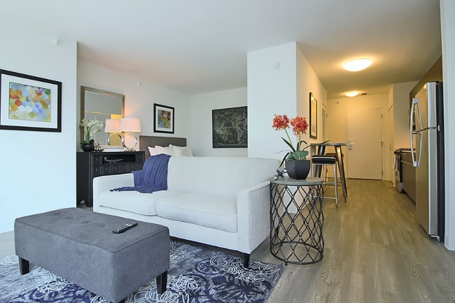 Foto del edificio - 689 N Wells St