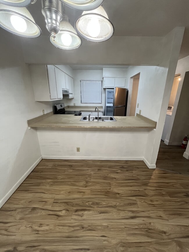 Building Photo - 2546 SW 31st Pl