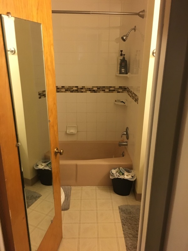 Bathtub/shower - 700 N Cory St