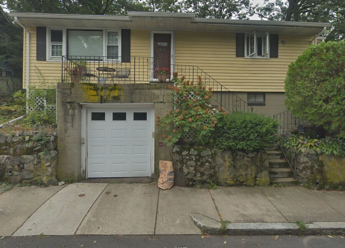 44 Greystone Rd, Malden, MA 02148 House Rental in Malden, MA