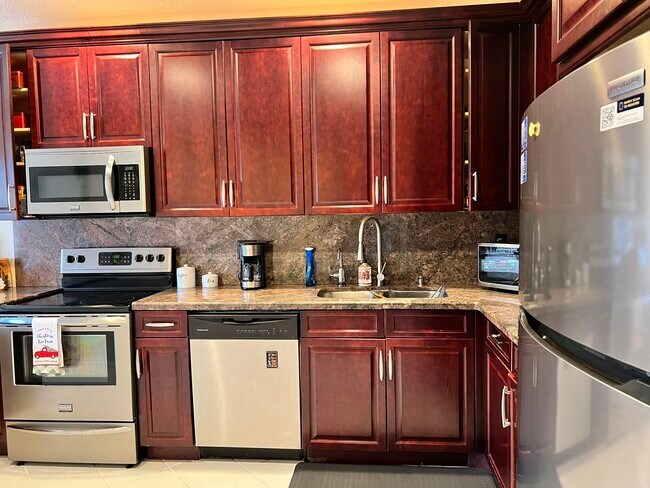 Foto del edificio - 6787 Via Regina