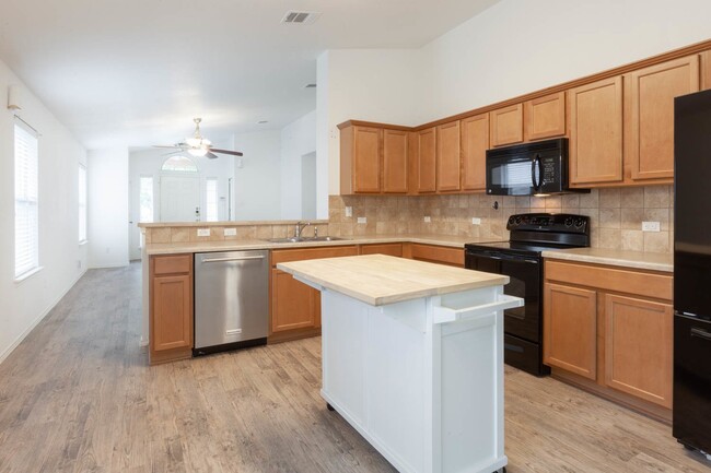 Foto del edificio - 906 Aiken Dr