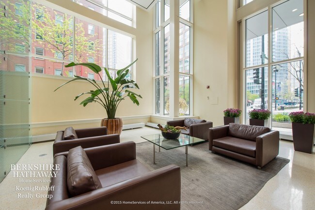 Building Photo - 505 N McClurg Ct