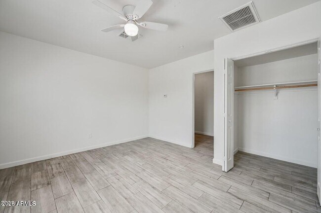 Foto del edificio - 907 N 22nd Pl