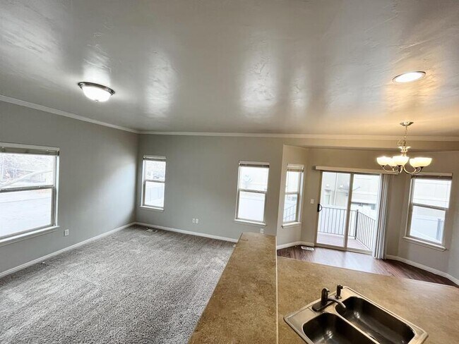 Building Photo - 4858 Victorine St