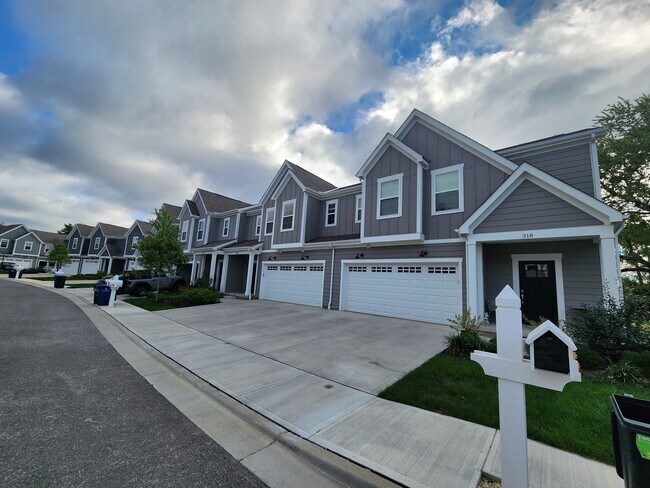 Building Photo - 320 Maddalena Ln