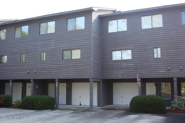 Building Photo - 516 Linksider Dr