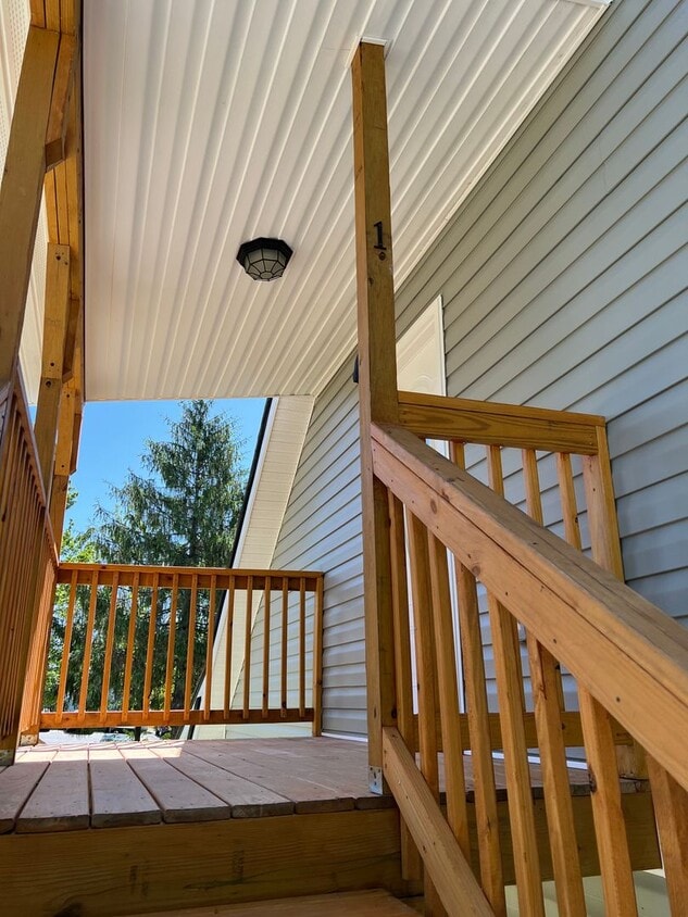 210 Rhodes St Unit 1, Hendersonville, NC 28739 Room for Rent in