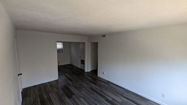 Foto del edificio - Newly Renovated, Affordable apartments nea...
