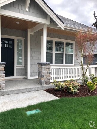Building Photo - 620 NE Landmark Ct