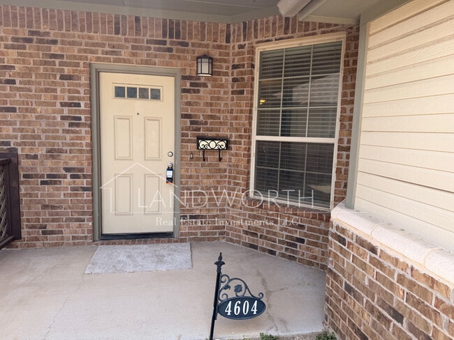 Foto del edificio - 4604 Angus Dr