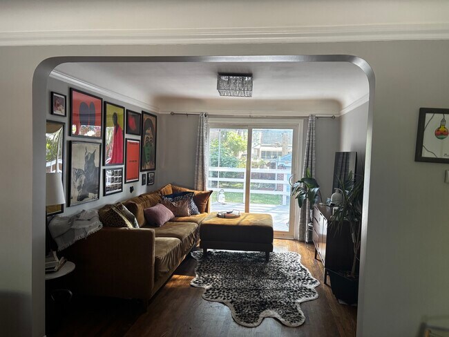 Comedor/Sala de estar - 6422 Fairhurst Ave