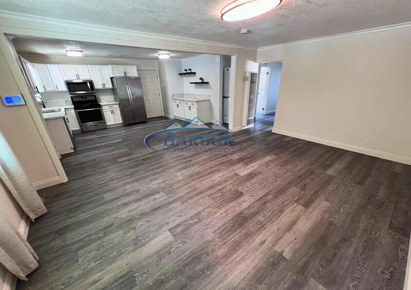 Primary Photo - 556 W 3rd St
