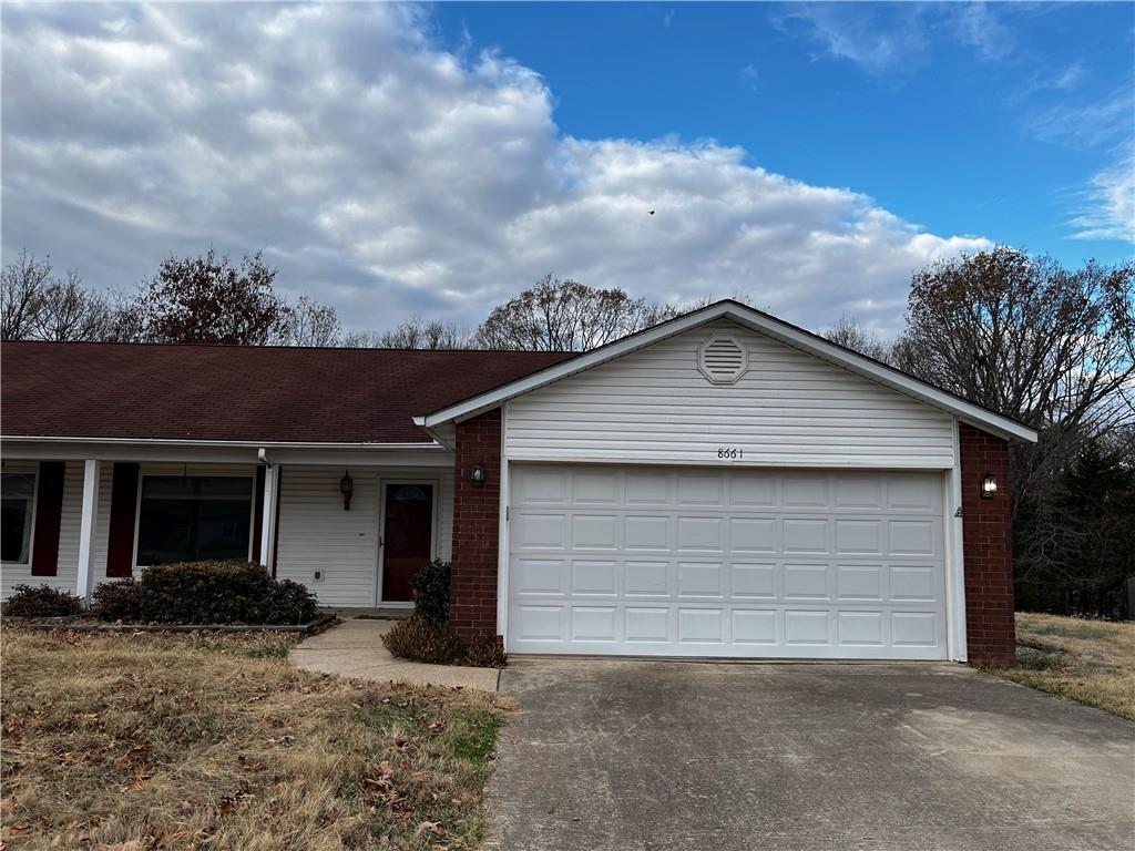 Foto principal - 8661 Stoner Ln