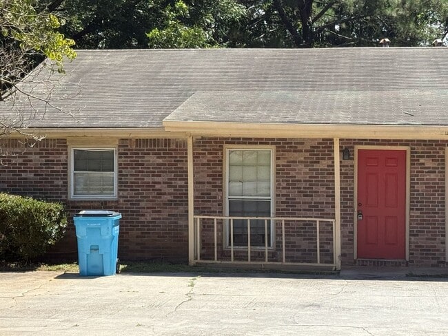Building Photo - 95 Plum Orchard Rd