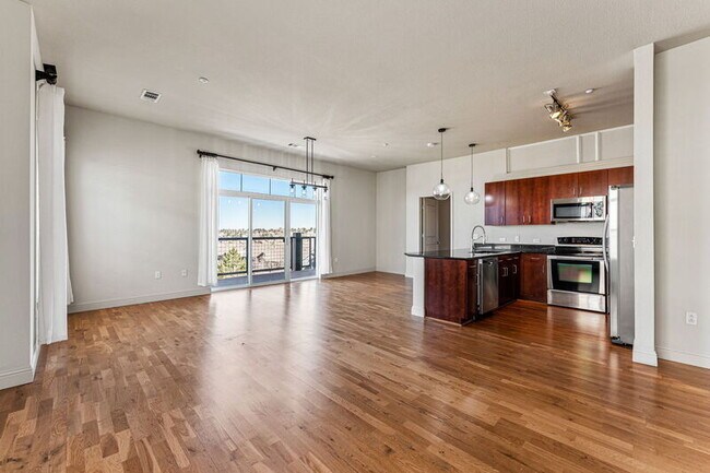 Building Photo - 5401 S Park Terrace Ave