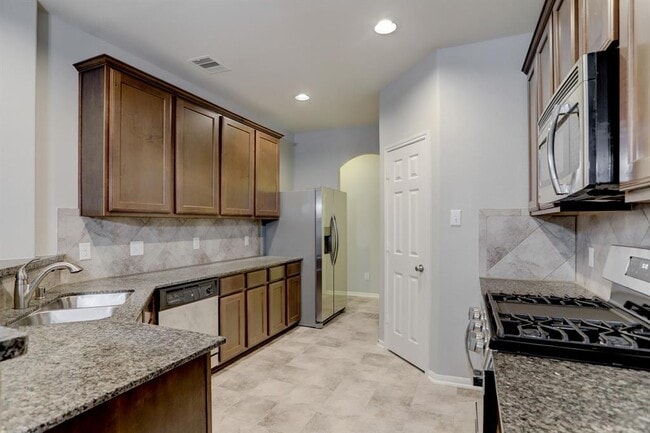 Building Photo - 6503 Wilshire Ridge