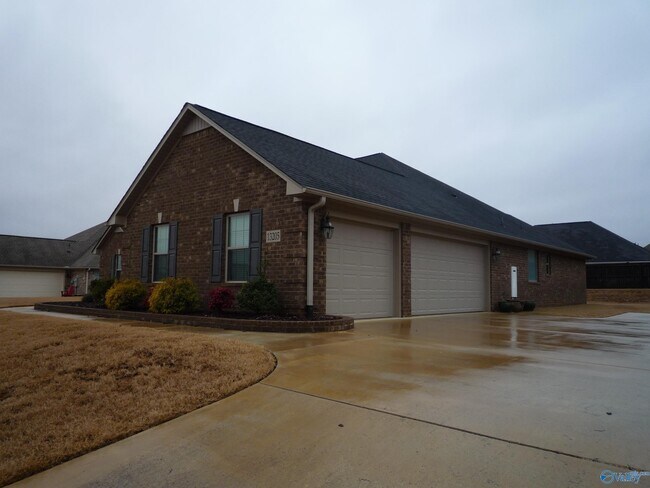 Foto del edificio - 13205 Hill Crest Dr