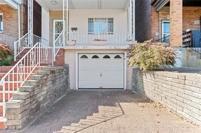 Foto del edificio - 3437 Parkview Ave