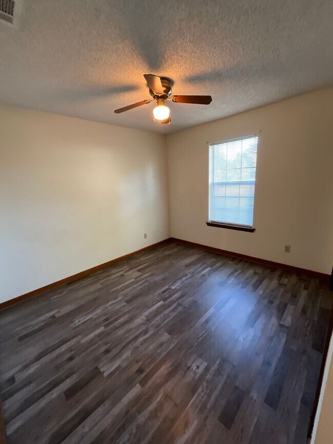 Foto del edificio - 2 Bedroom 2 Bath Townhouse