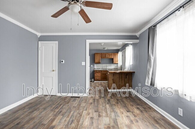 Foto del edificio - 4537 Crittenden Ave