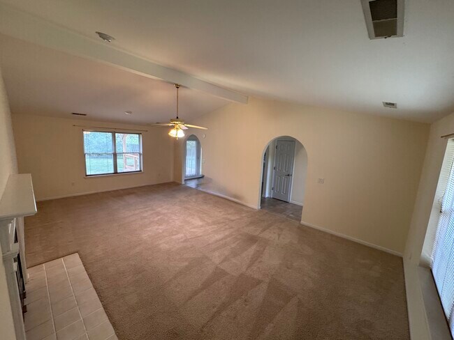 Building Photo - 2120 Limerick Ln