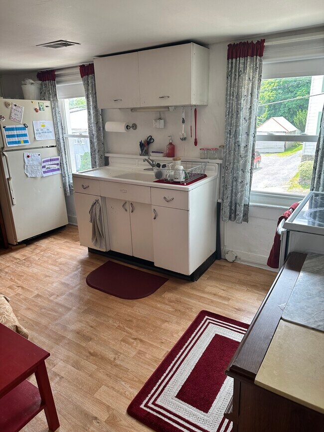 Foto del edificio - 12012 Liberty Rd