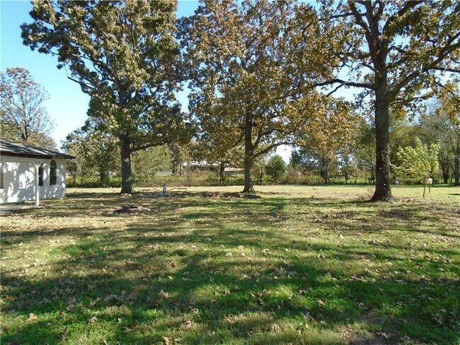 Foto del edificio - 1379 Elm Springs Rd