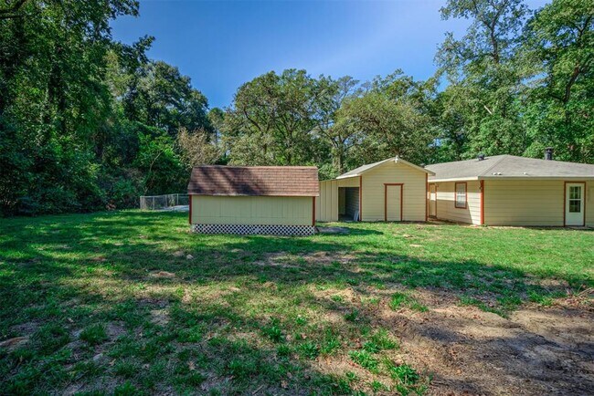 Building Photo - 15014 Dogwood Ln
