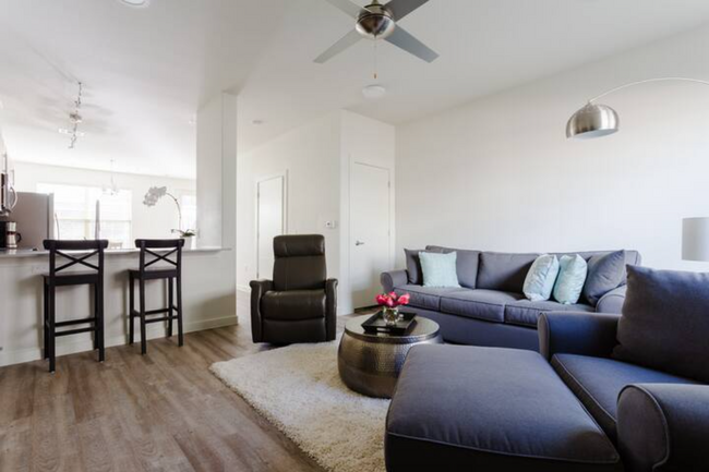 Foto del edificio - 7805 Cooper Ln