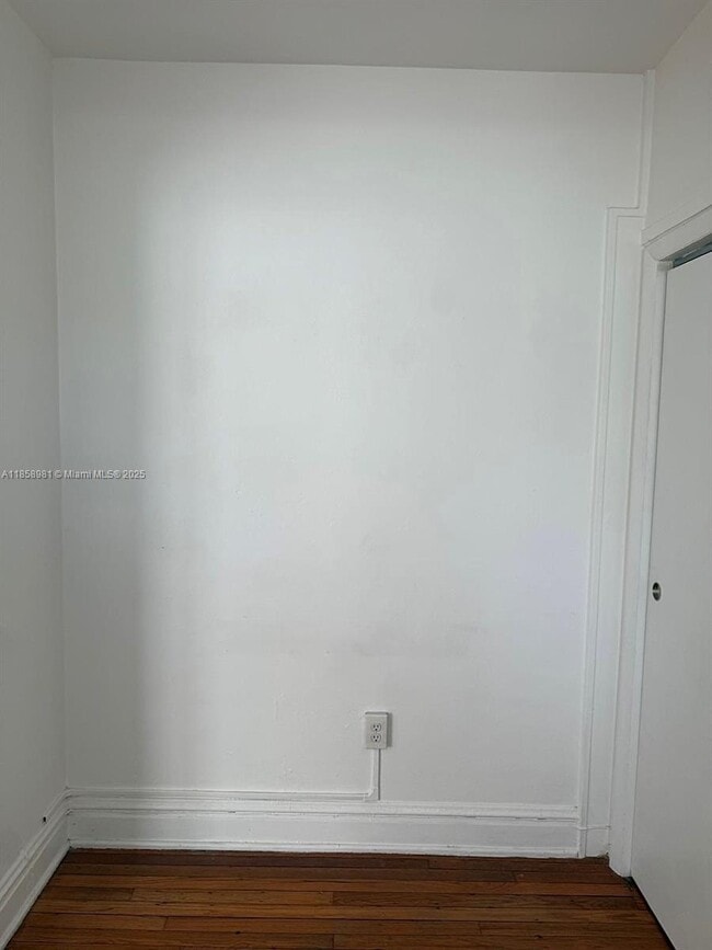 Building Photo - 114 Antilla Ave
