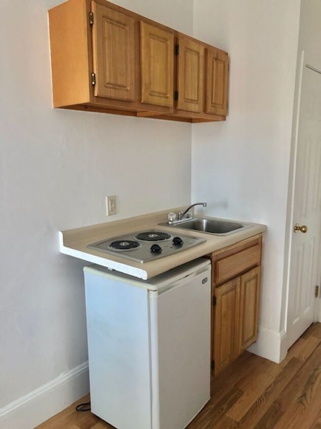 Building Photo - 1061 Beacon St