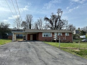 Building Photo - 209 McFarland Dr