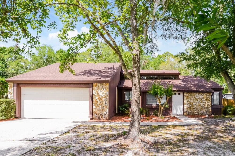 Primary Photo - 1338 N Marcy Dr