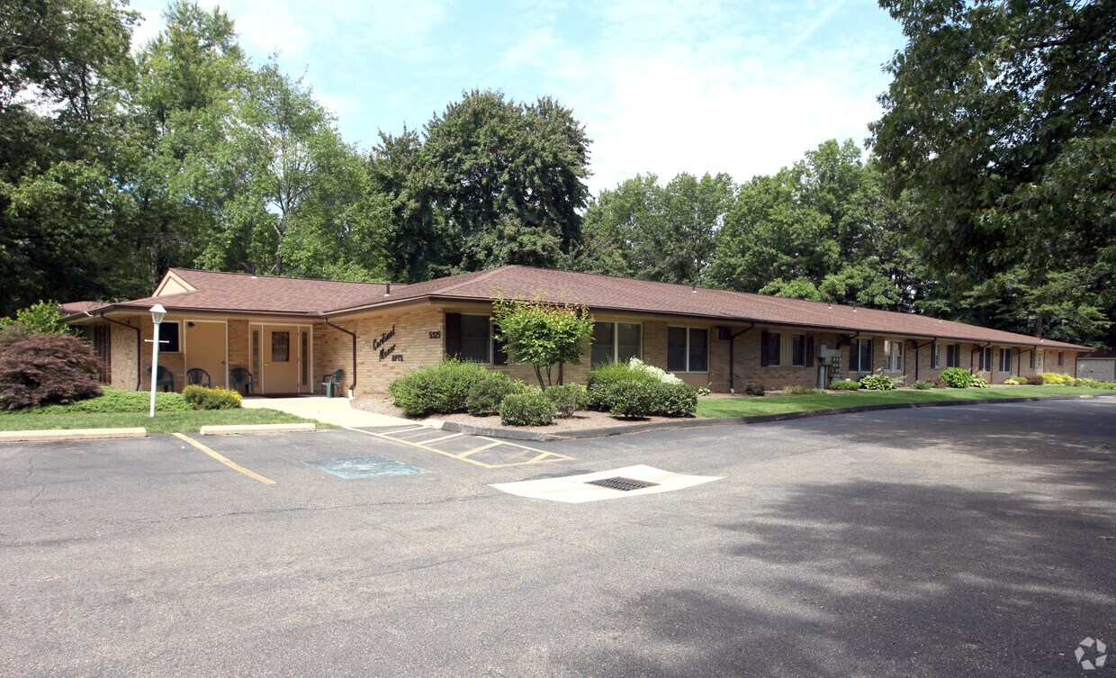Cardinal Manor Apartments Apartments in Canton, OH